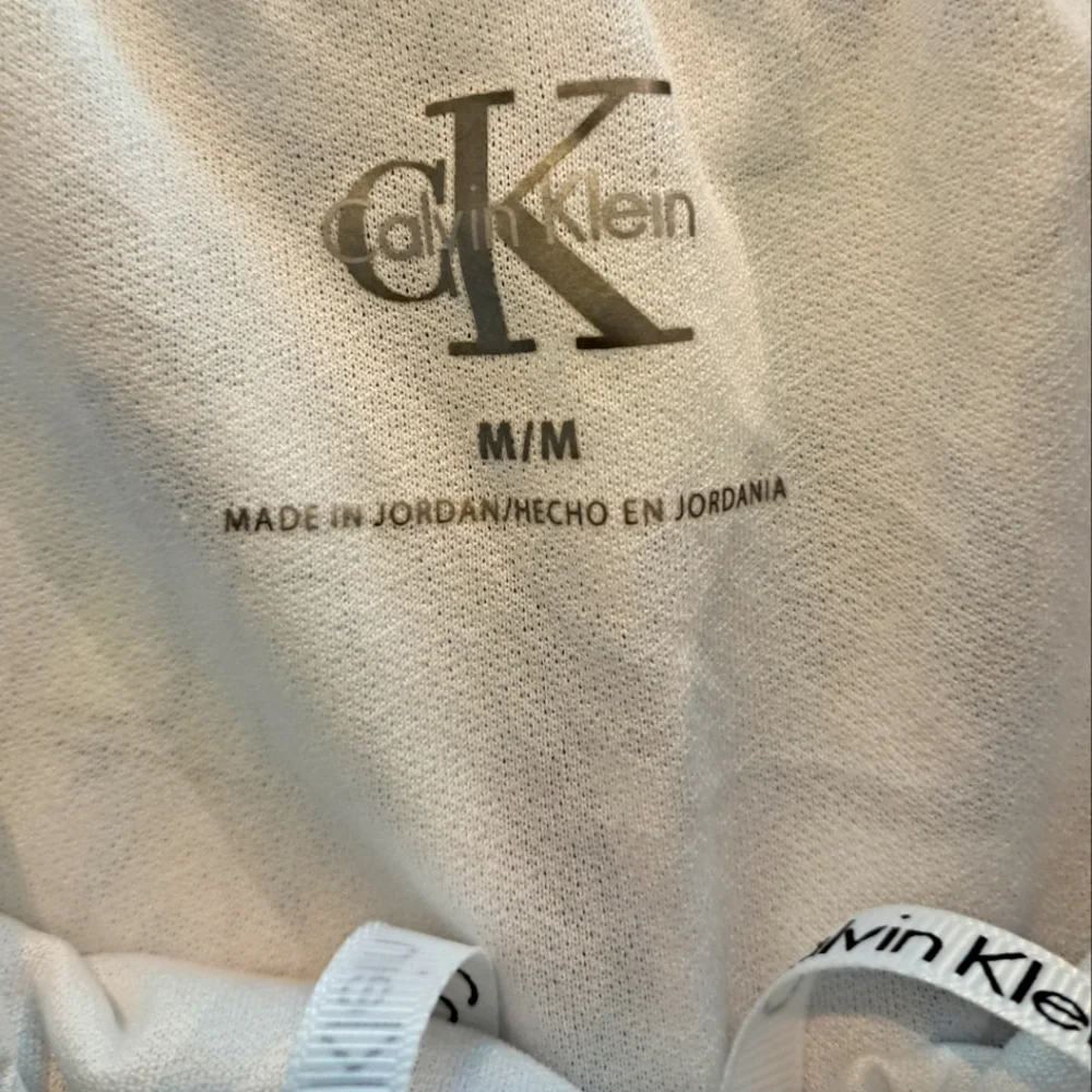 Calvin Klein Running Shorts Graffiti Size Medium - Picture 3 of 6